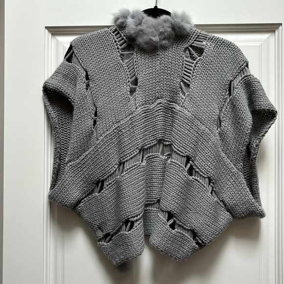 Gorgeous Shrug with Pom Poms - Picture 4 of 4